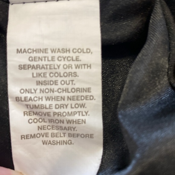 Flower, lined dress. Girls size 6 - Picture 9 of 9